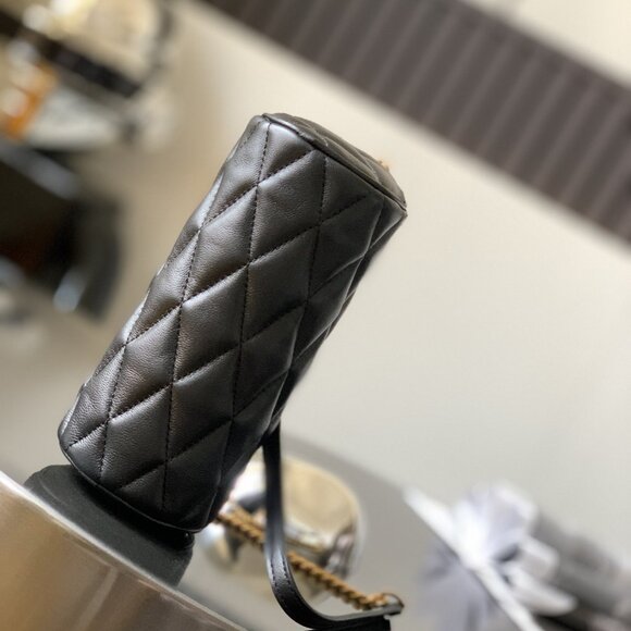 Yves Saint Laurent handbag - Picture 4 of 7